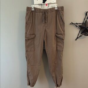 Men’s Sonoma tan khaki style cargo joggers in size large tall